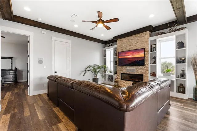 a view of a garden with sitting area