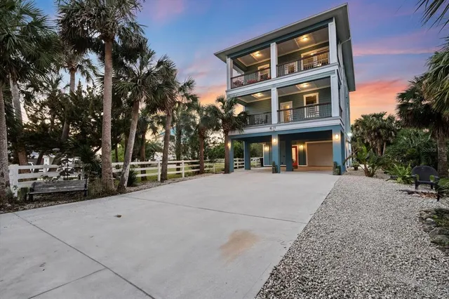 $899,000 | 19 Westmayer Place, Flagler Beach, FL 32136