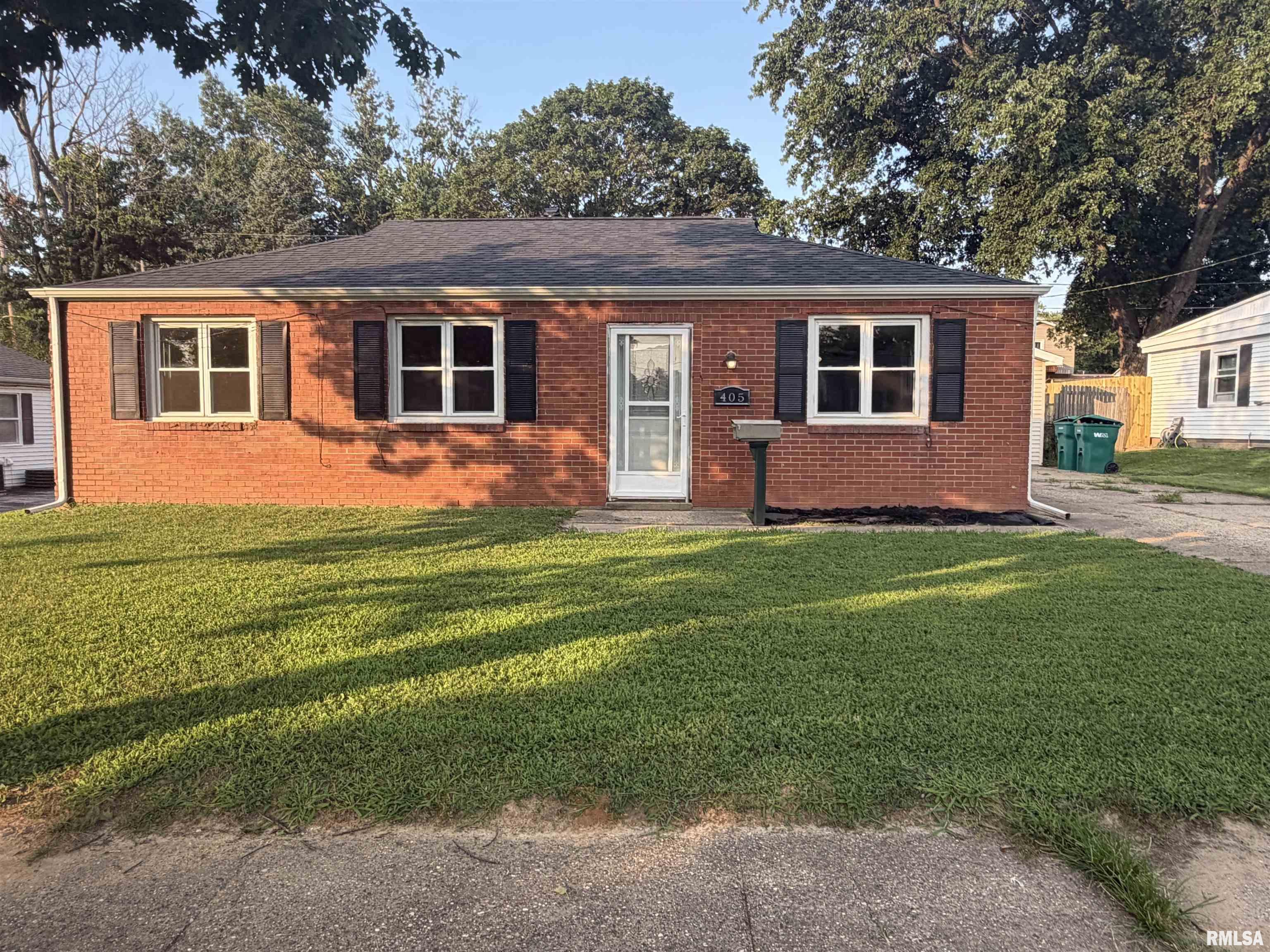 405 Grant Road Marquette Heights, IL 61554 - Photo 20 of 46