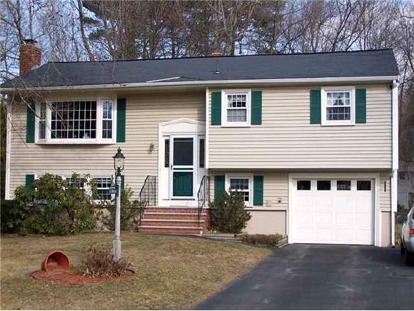 13 Palomino Road Salem, NH 03079 - Photo 1 of 9