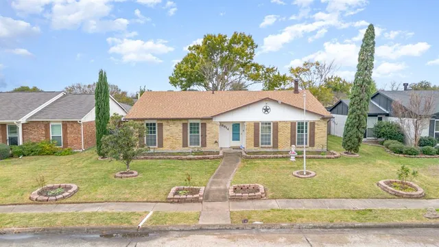 $2,400 | 8814 Linda Vista Drive, Rowlett, TX 75088