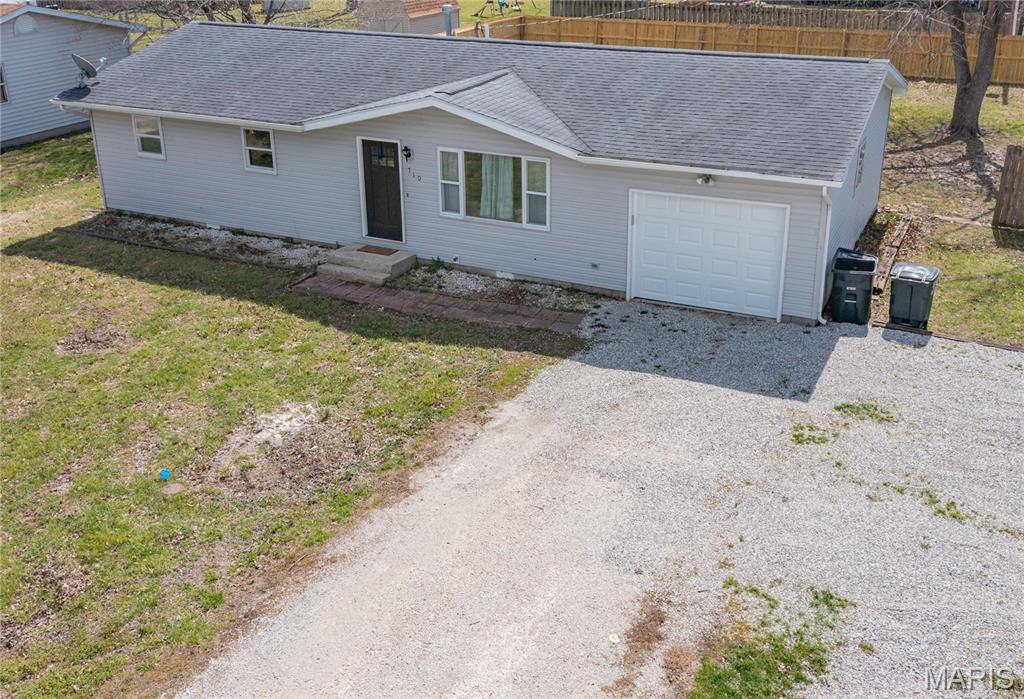 710 Field Street Altamont, IL 62411 - Photo 1 of 14
