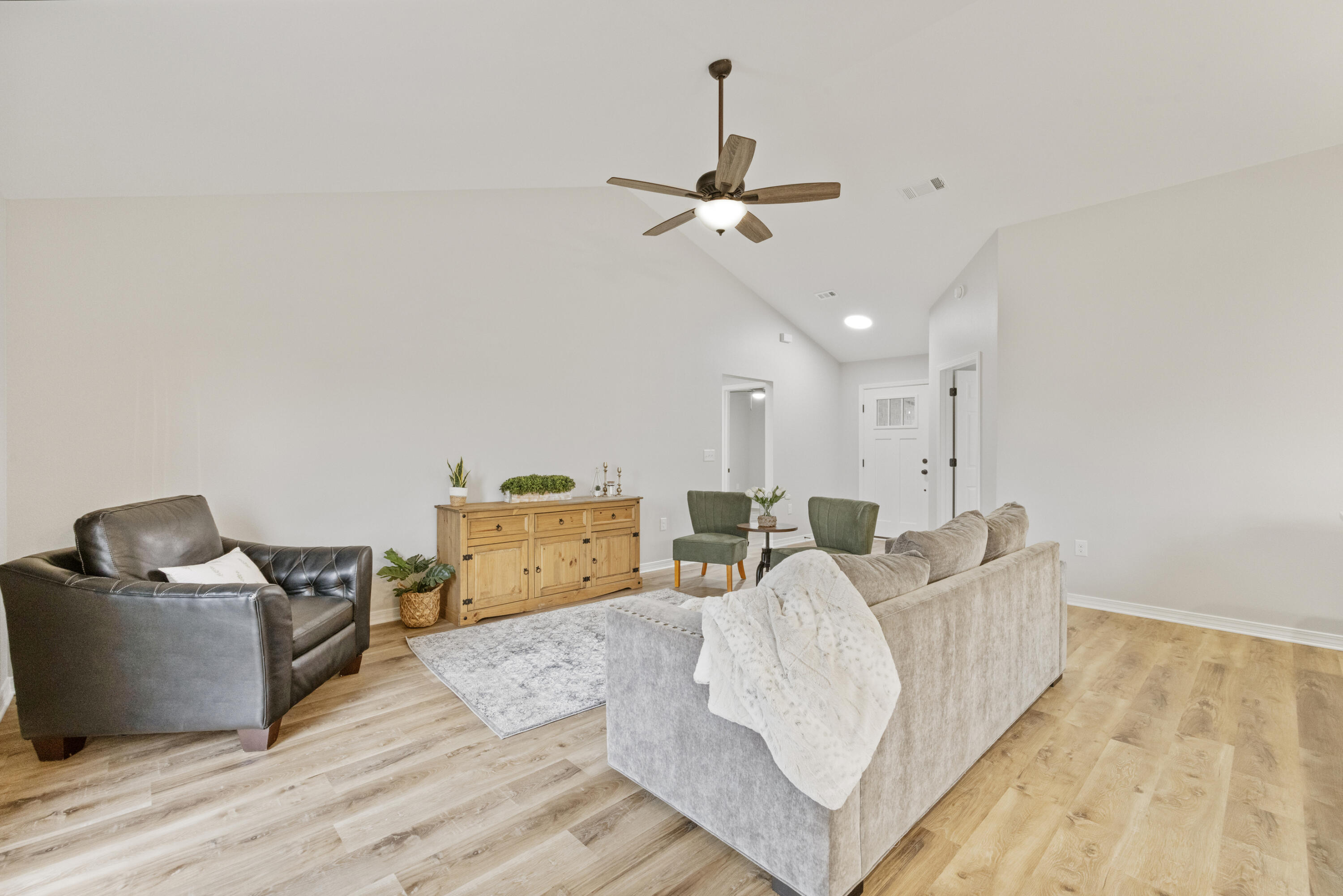 6208 Redeemer Way Crestview, FL 32539 - Photo 4 of 28 7-07