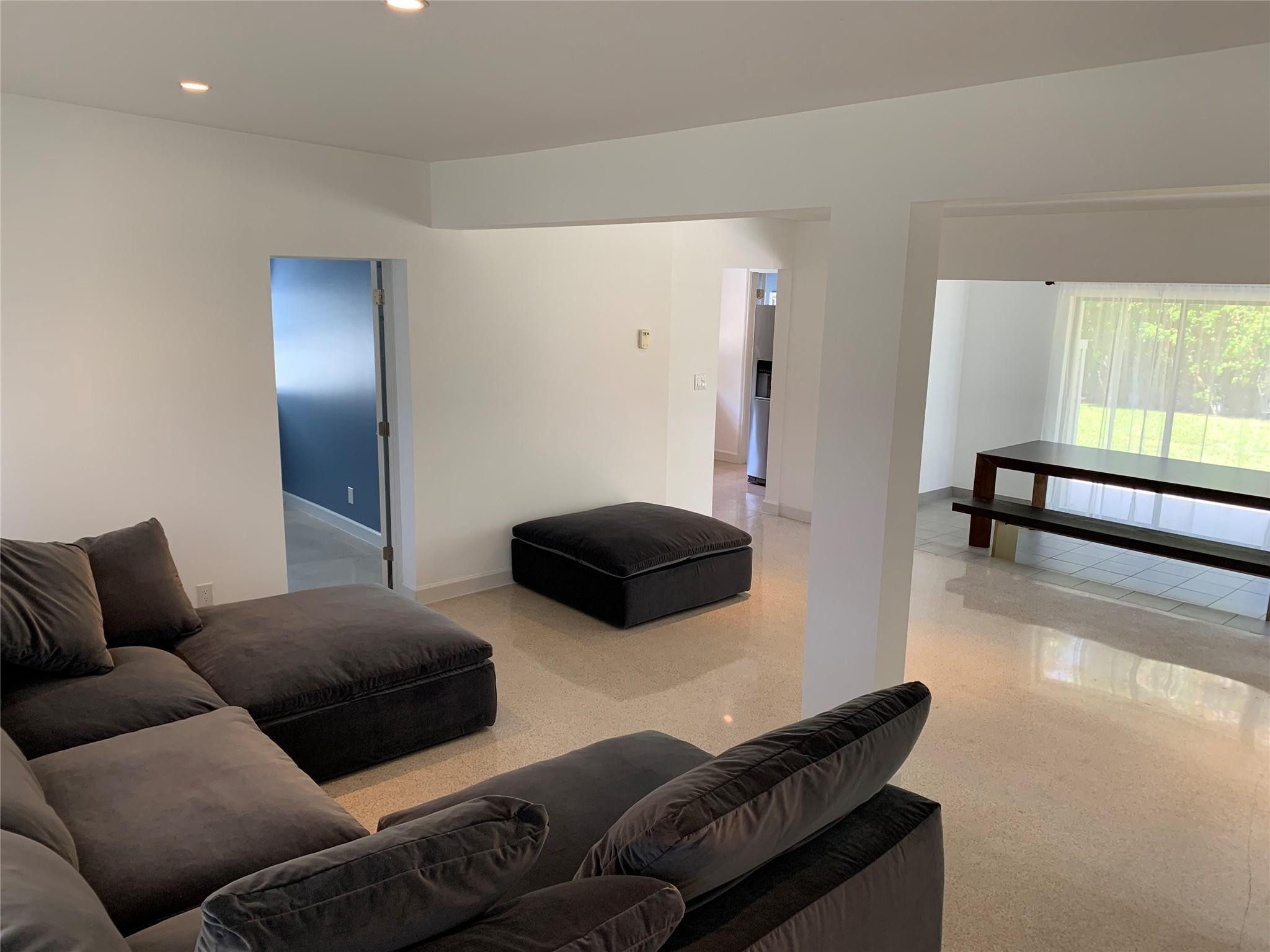 3405 Dover Road Pompano Beach, FL 33062 - Photo 3 of 20 Photo 3
