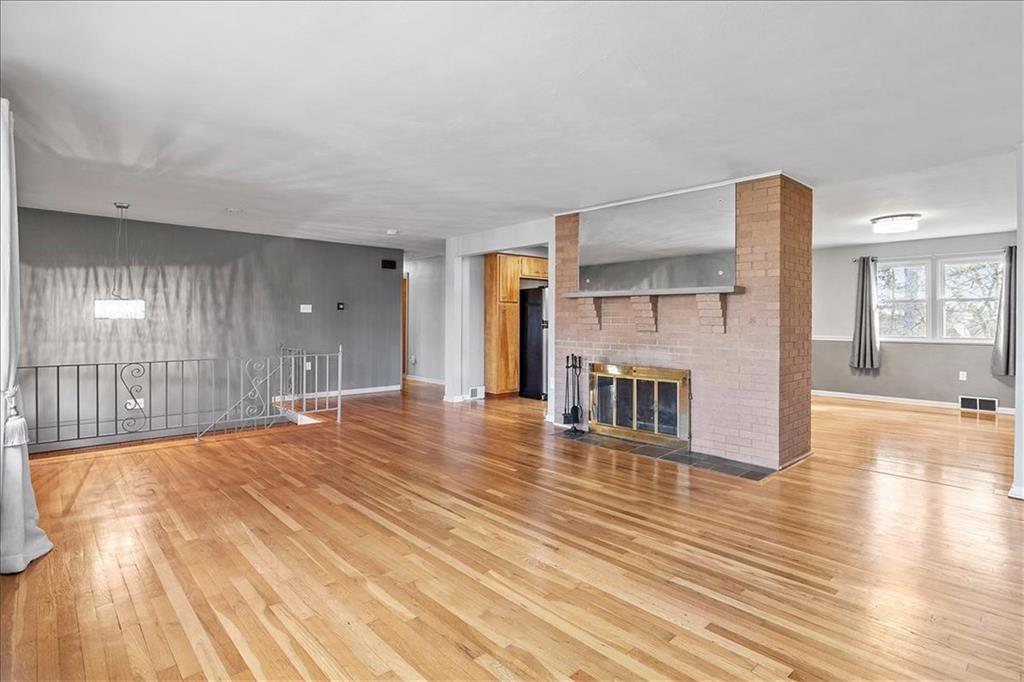 224 Shafer Road Coraopolis, PA 15108 - Photo 5 of 25 Gallery Image 5