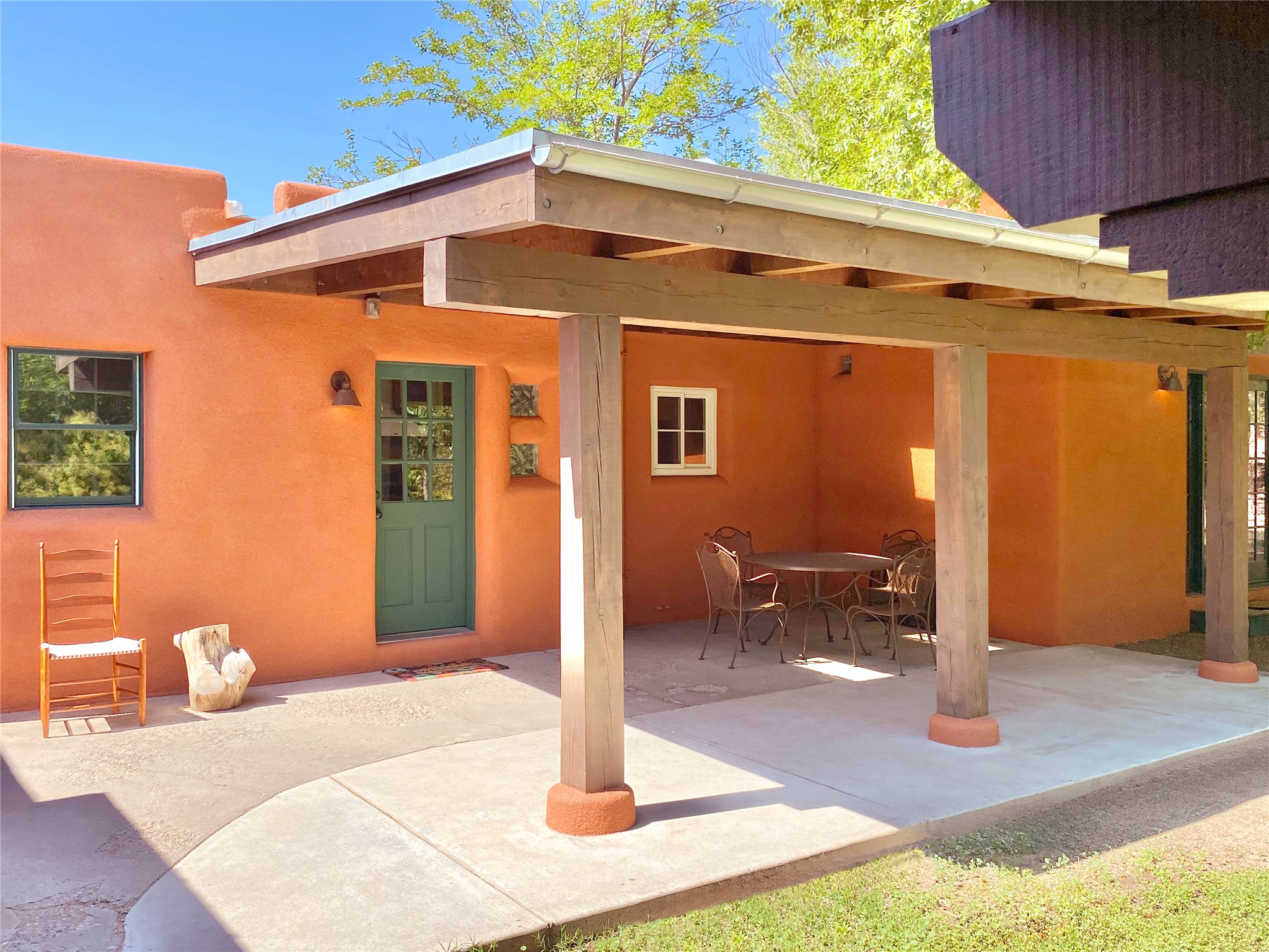 2007 Indian School Road Northwest Albuquerque, NM 87104 - Photo 25 of 38 Main House-Covered Dining Patio