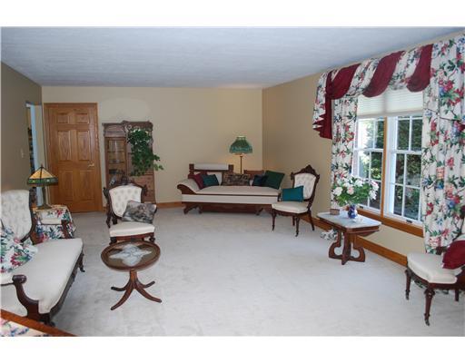 192 Becks Run Road Coraopolis, PA 15108 - Photo 8 of 18 Living Room.