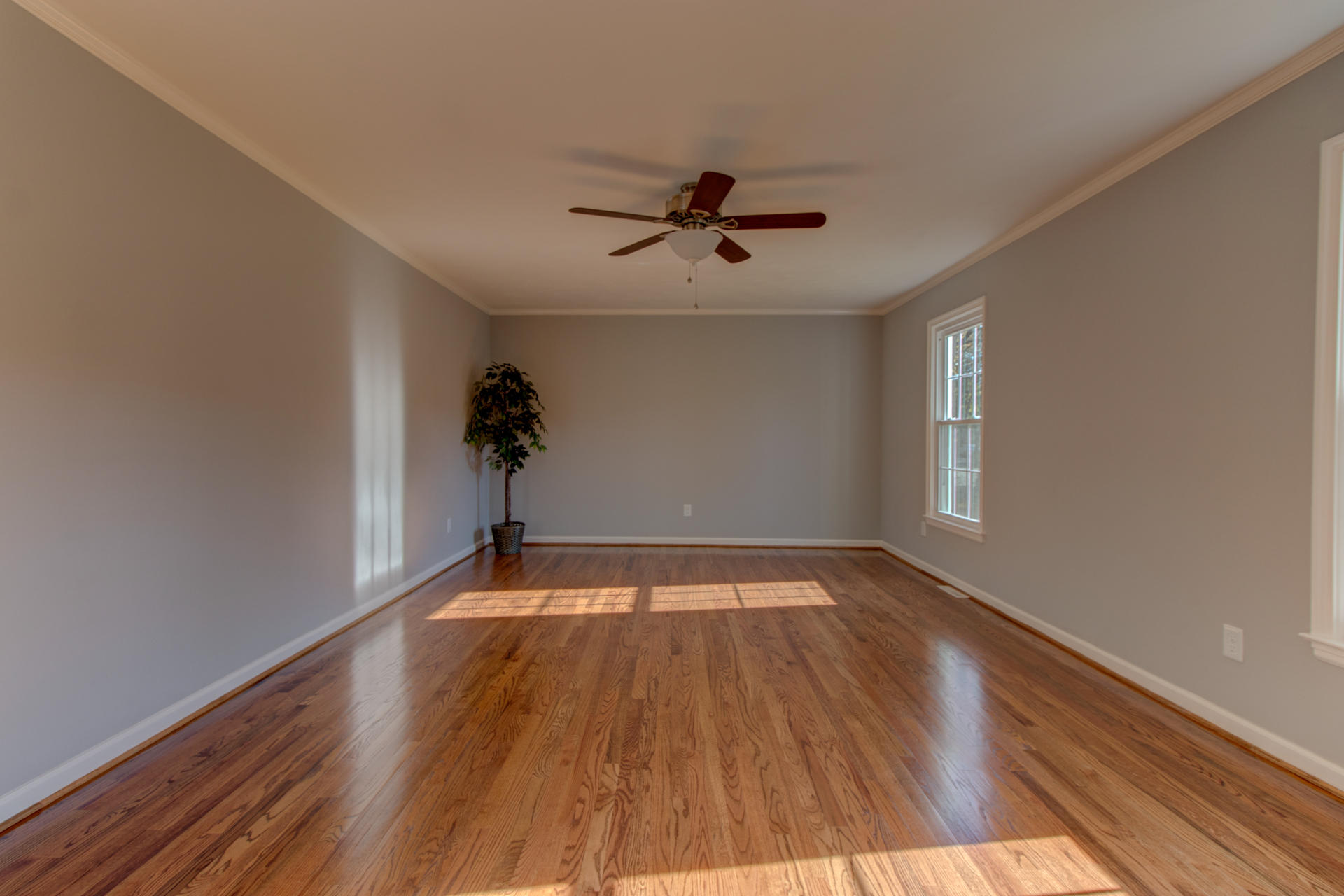 7006 Crown Road Roanoke, VA 24018 - Photo 7 of 55 IMG_1146_47_48_49_50