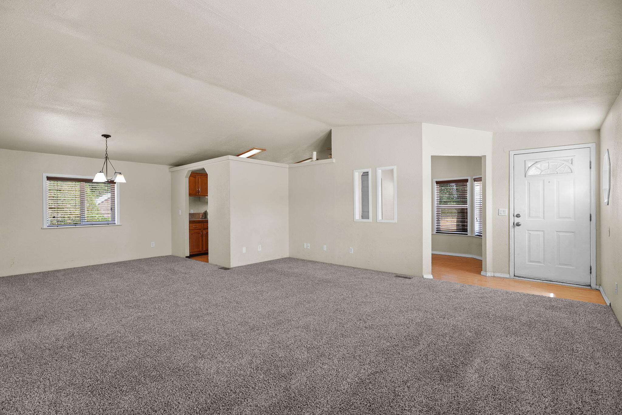 17434 El Rio Lane Anderson, CA 96007 - Photo 13 of 25 living room