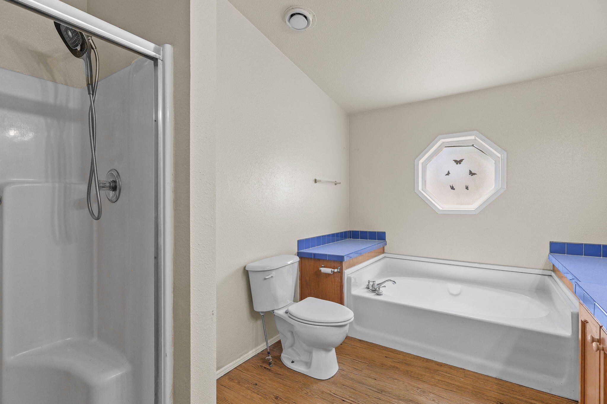 17434 El Rio Lane Anderson, CA 96007 - Photo 20 of 25 Master bath