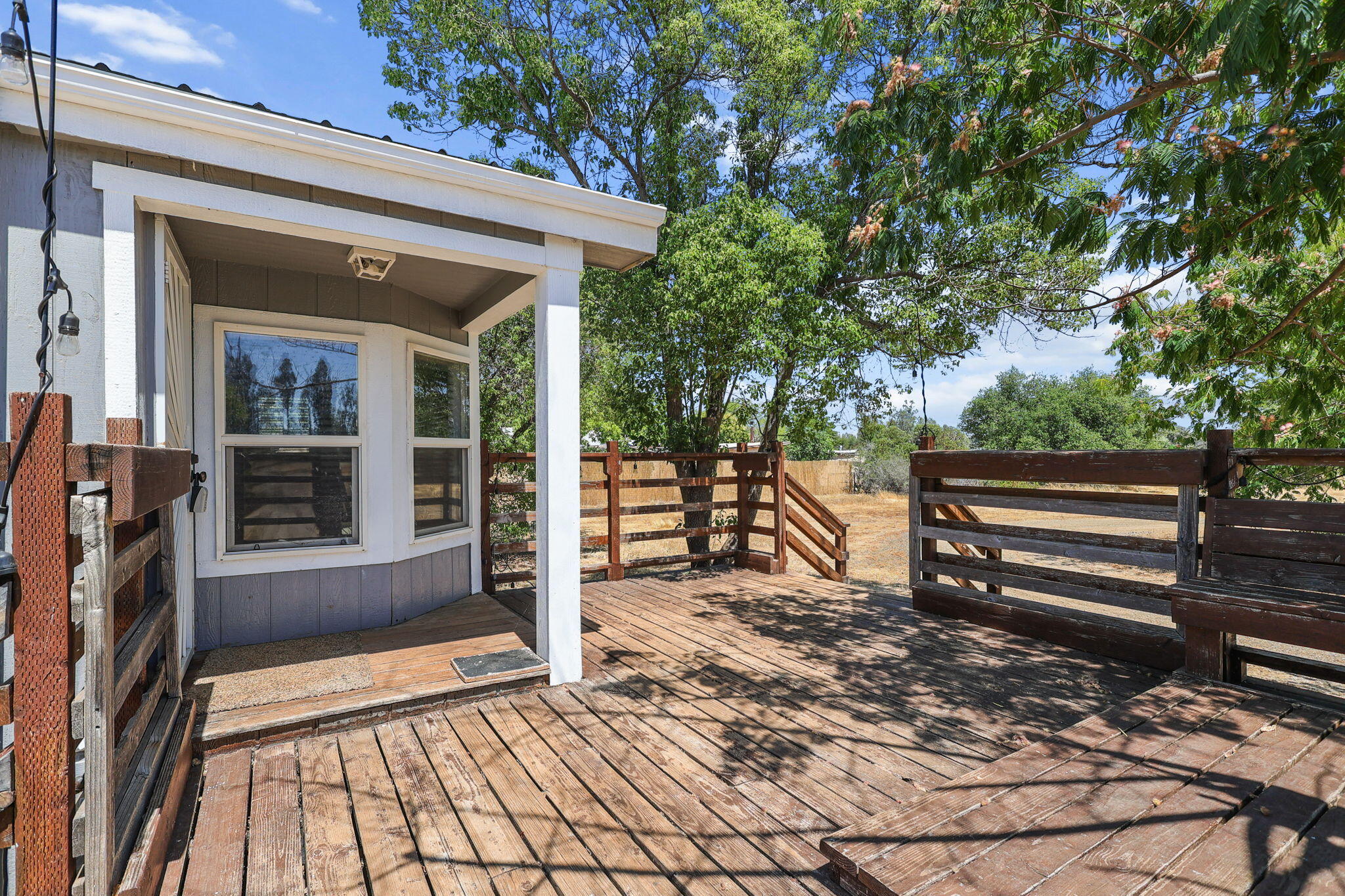 17434 El Rio Lane Anderson, CA 96007 - Photo 2 of 25 Front porch