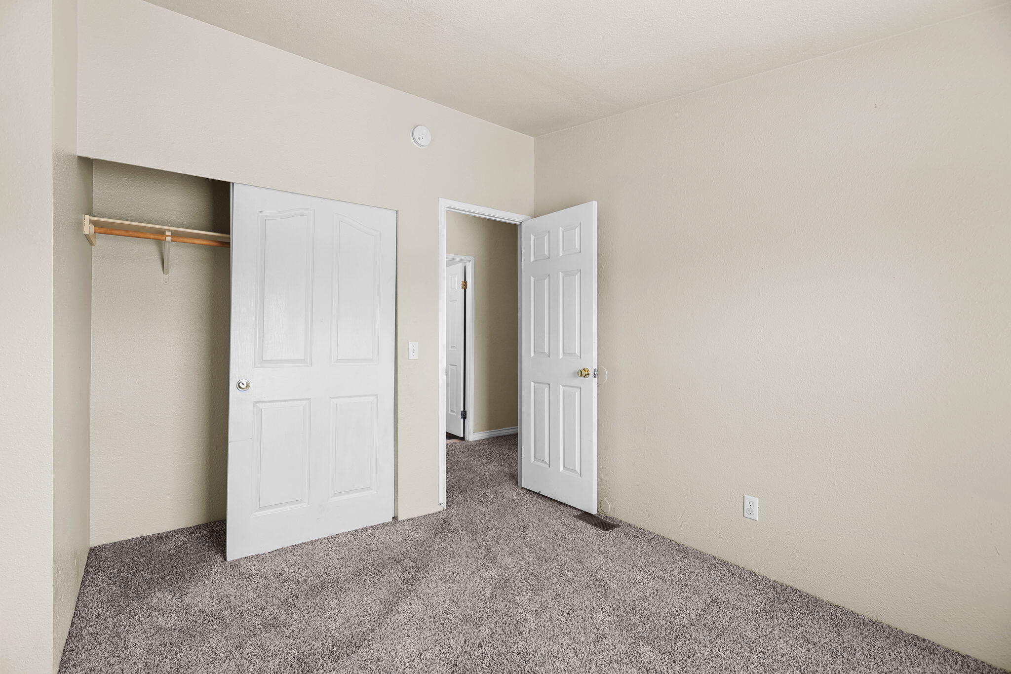 17434 El Rio Lane Anderson, CA 96007 - Photo 25 of 25 Guest bedroom