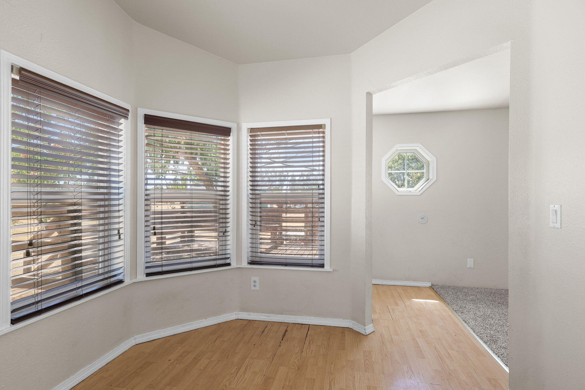 17434 El Rio Lane Anderson, CA 96007 - Photo 5 of 25 Entry