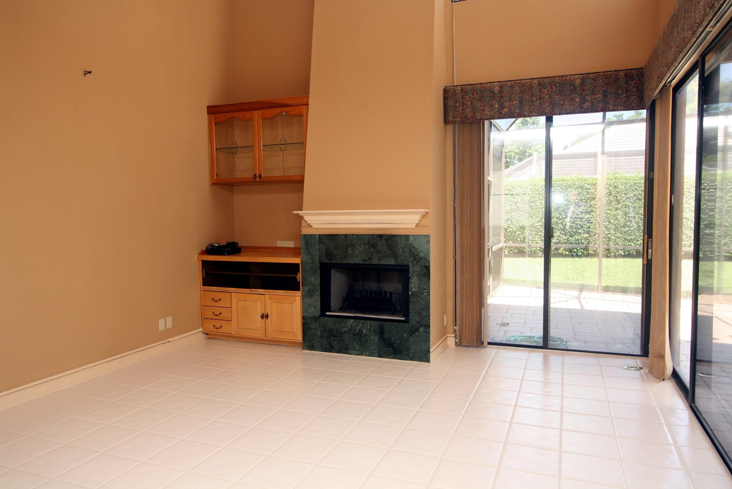 4468 Northwest 29th Way Boca Raton, FL 33434 - Photo 12 of 36 Family Room