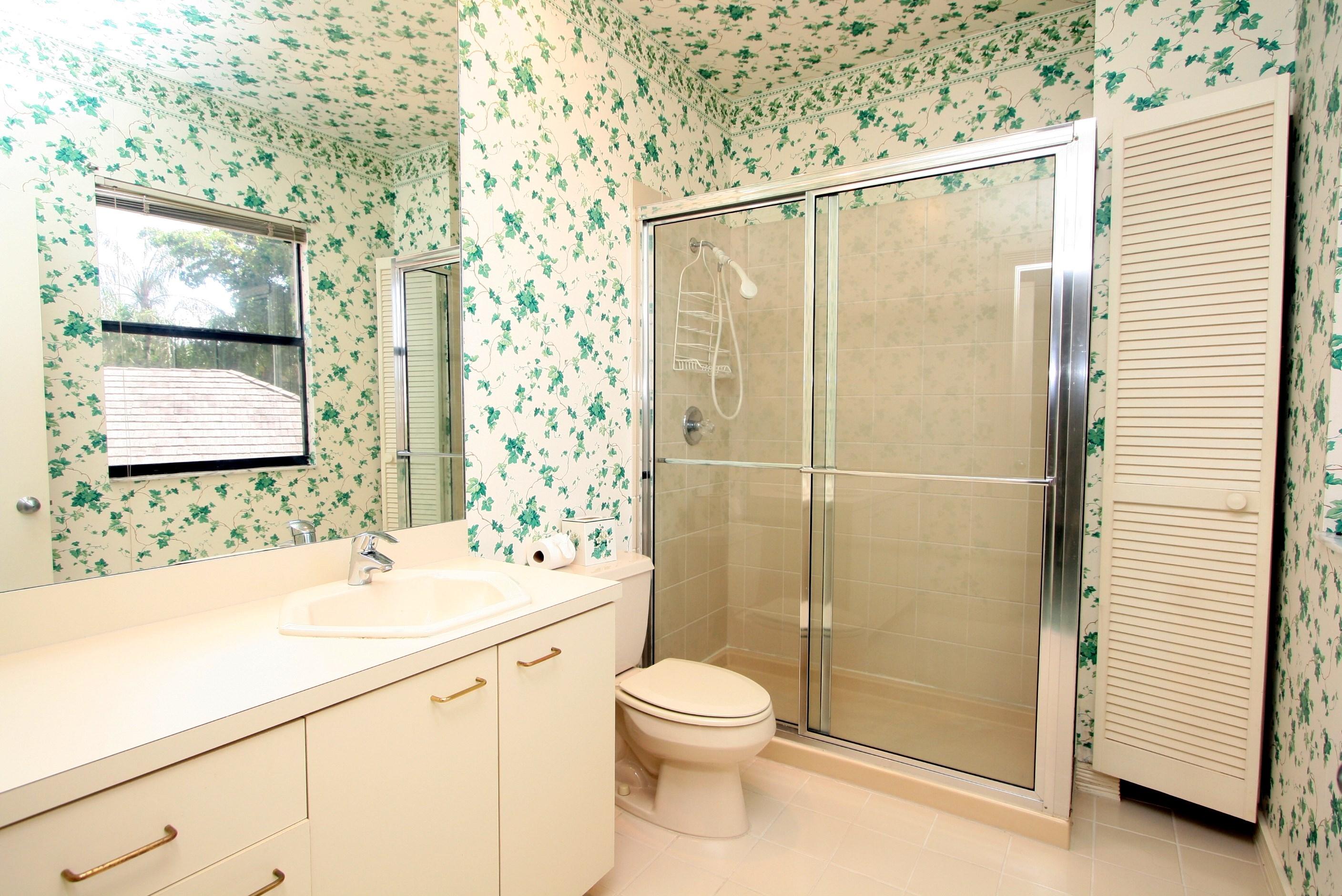 4468 Northwest 29th Way Boca Raton, FL 33434 - Photo 29 of 36 En-Suite Bathroom for Bedroom 2