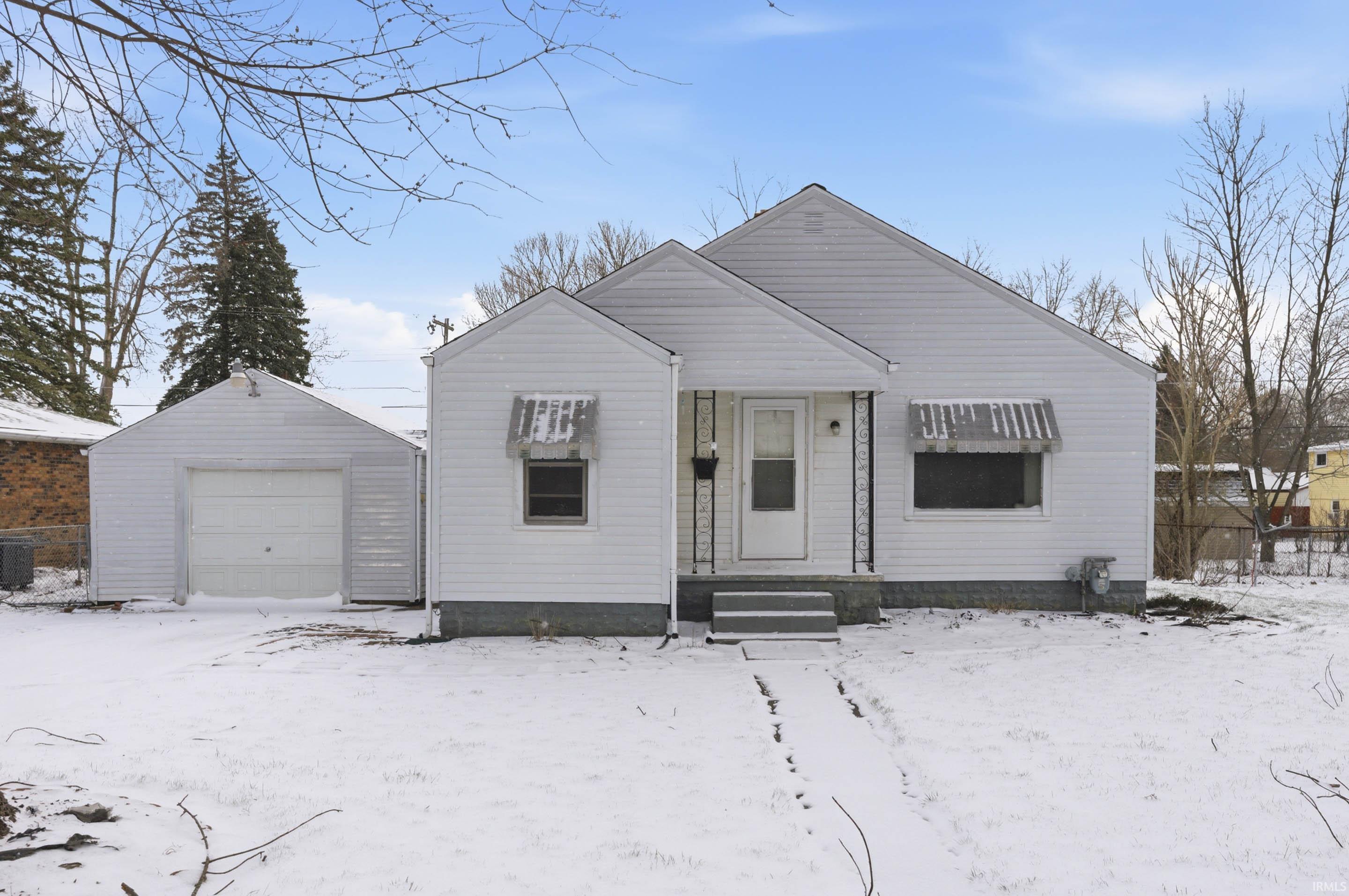 2710 South Hackley Street Muncie, IN 47302 - Photo 1 of 19