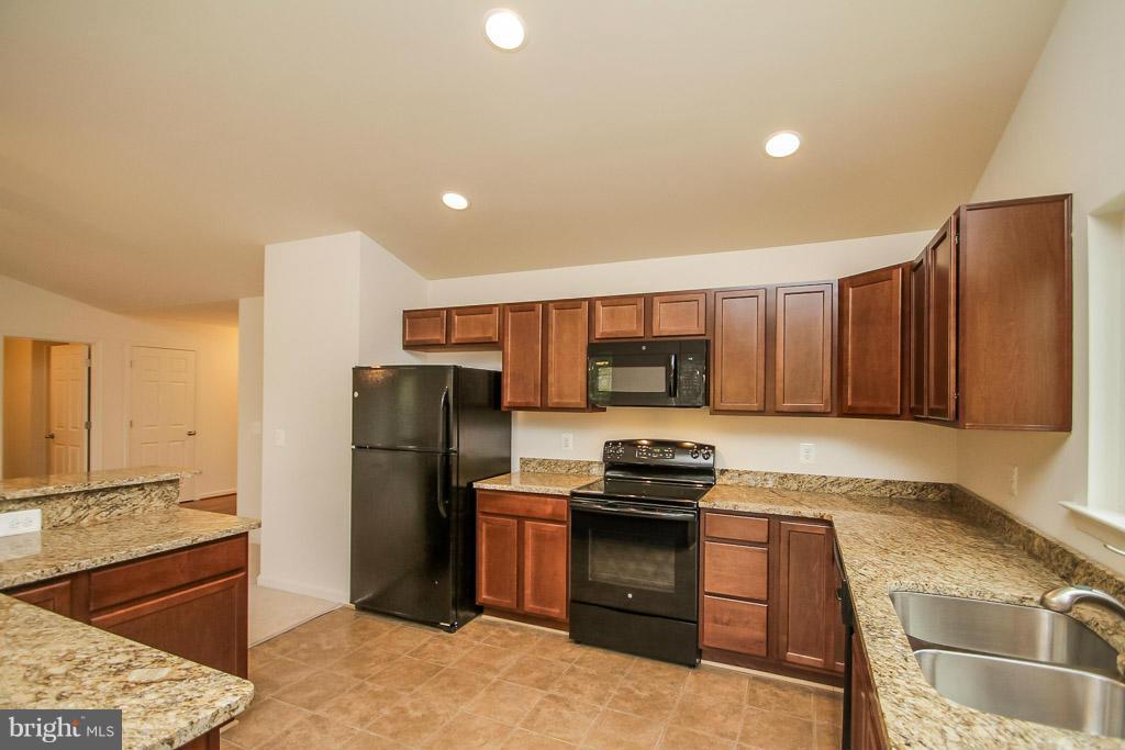 10500 Hudson Road King George, VA 22485 - Photo 7 of 30 Kitchen