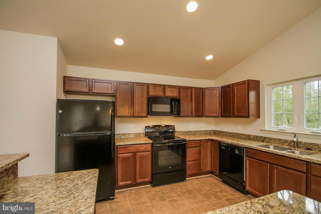 10500 Hudson Road King George, VA 22485 - Photo 10 of 30 Kitchen