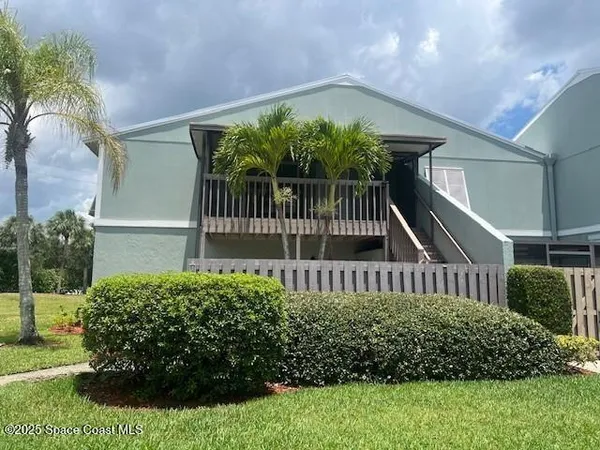 $1,700 | 1132 Breezy Way, Unit 2, Sebastian, FL 32958