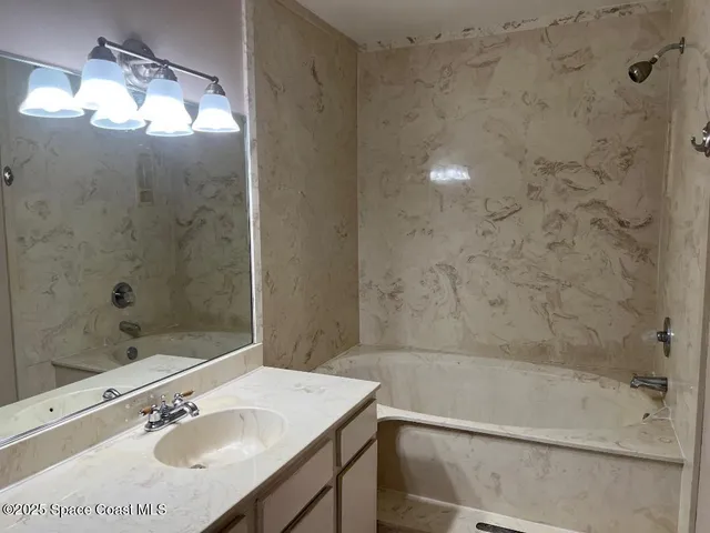 $1,750 | 1132 Breezy Way, Unit 2, Sebastian, FL 32958