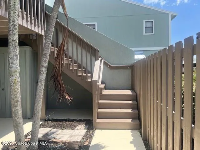 $1,750 | 1132 Breezy Way, Unit 2, Sebastian, FL 32958