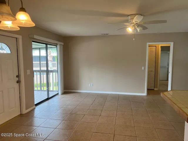 $1,750 | 1132 Breezy Way, Unit 2, Sebastian, FL 32958