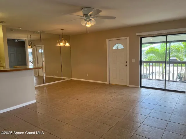 $1,750 | 1132 Breezy Way, Unit 2, Sebastian, FL 32958
