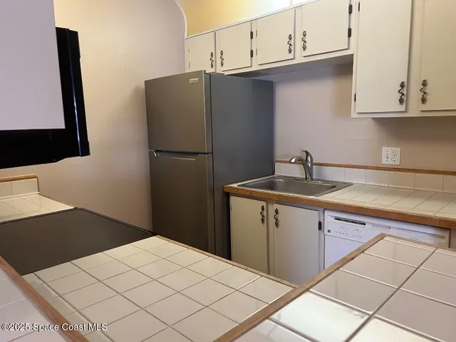 $1,750 | 1132 Breezy Way, Unit 2, Sebastian, FL 32958