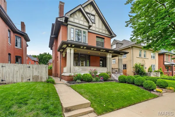 $649,900 | 2923 Allen Avenue, St. Louis, MO 63104