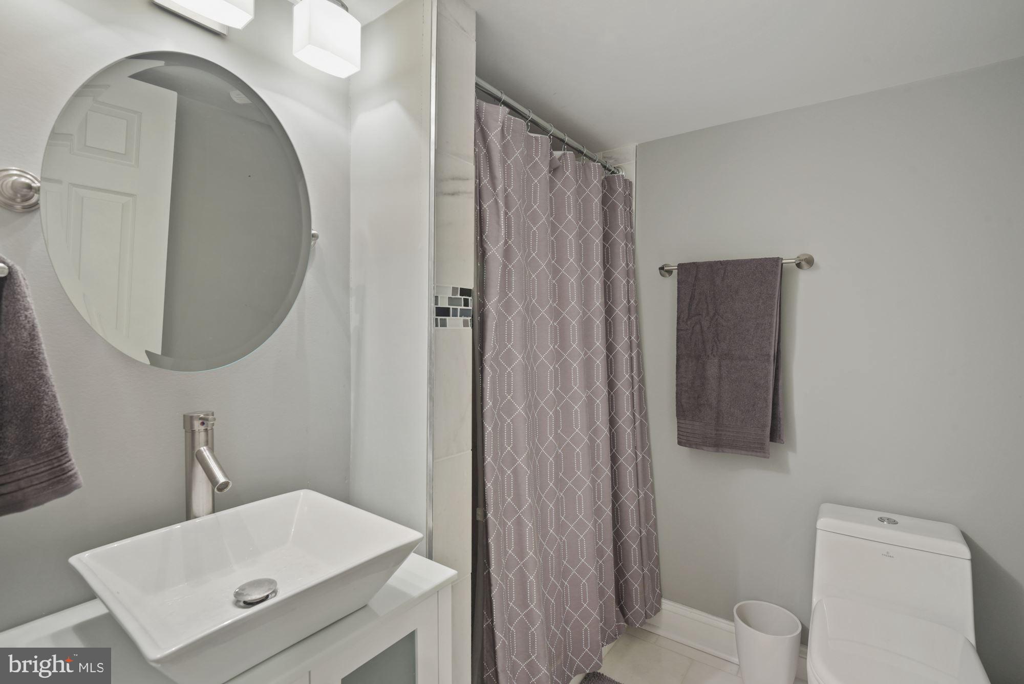 1705 Irving Street Northwest Washington, DC 20010 - Photo 24 of 27 Bathroom