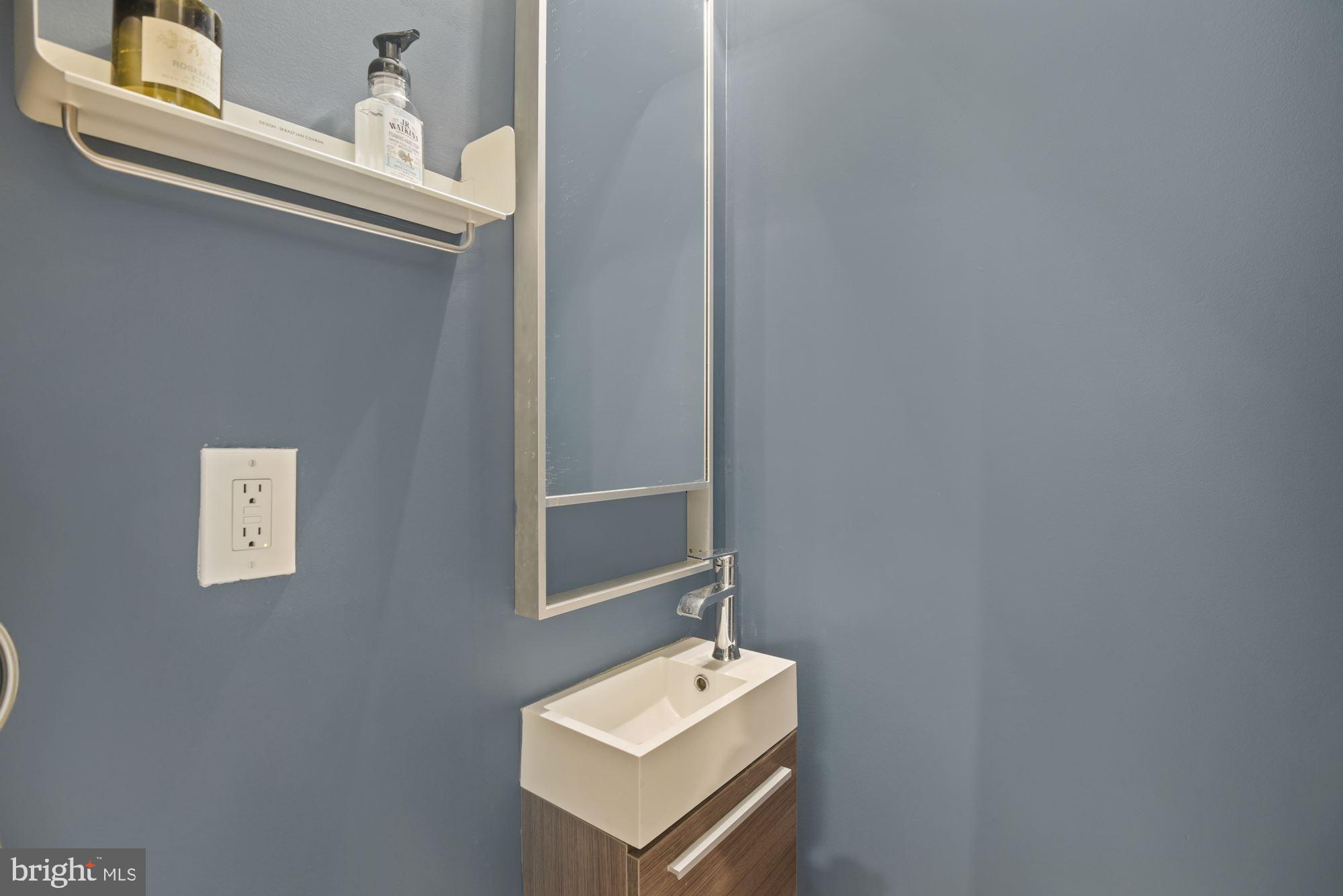 1705 Irving Street Northwest Washington, DC 20010 - Photo 10 of 27 Powder Room