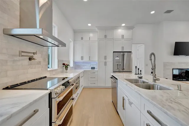 $1,495,000 | 916 Highland Street, Sarasota, FL 34234