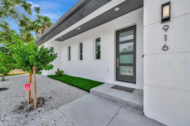 $1,495,000 | 916 Highland Street, Sarasota, FL 34234