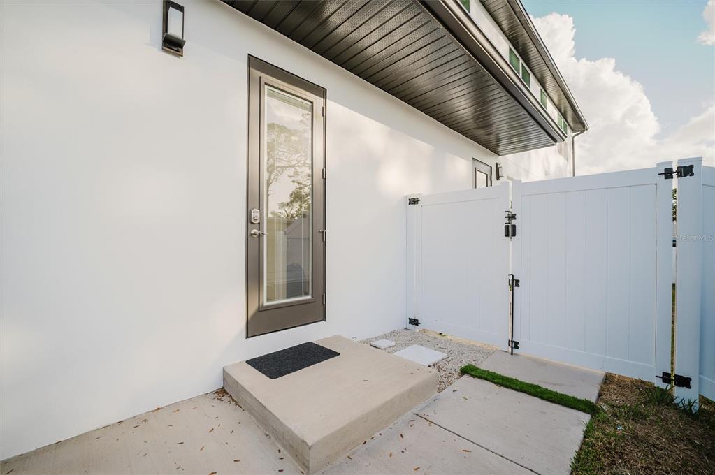 916 Highland Street Sarasota, FL 34234 - Photo 42 of 48 a bedroom with a bed and a window