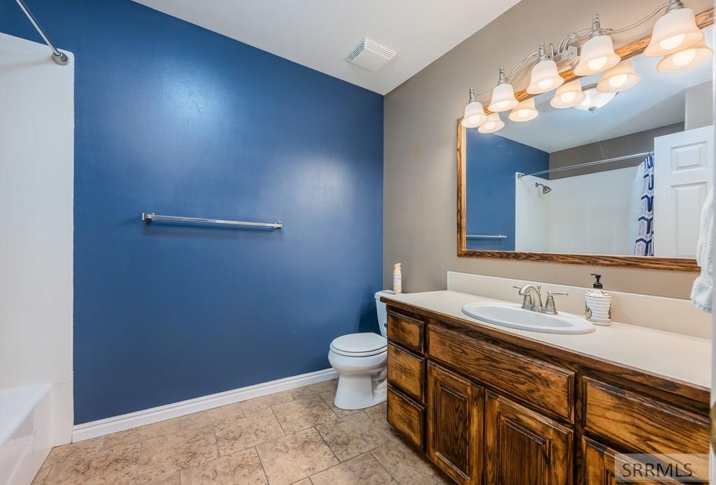 2755 Ridgecrest Drive Idaho Falls, ID 83404 - Photo 18 of 48