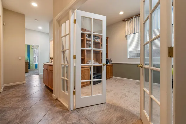 a view of entryway with white walls