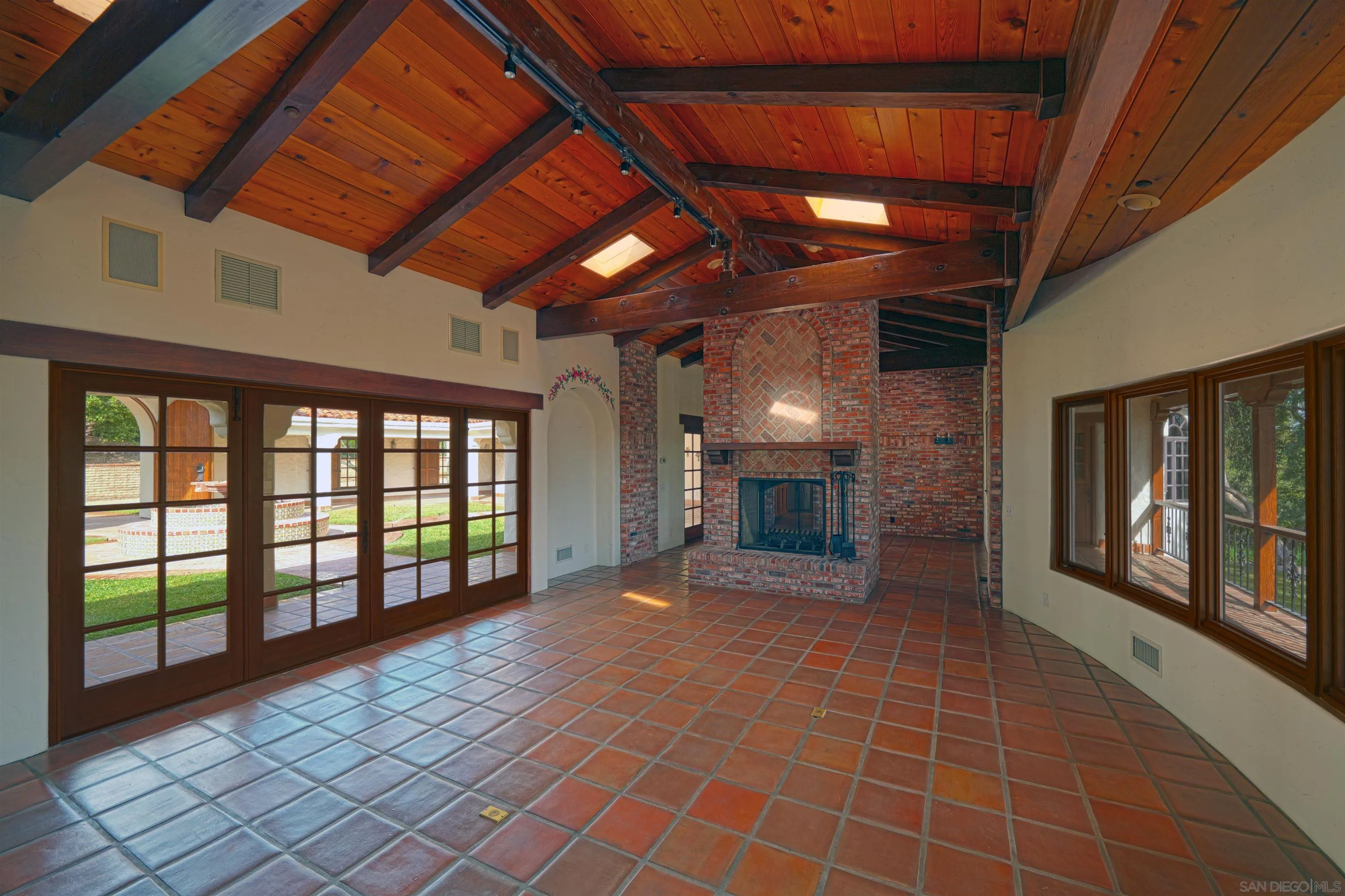 5443 Calzada Del Bosque Rancho Santa Fe, CA 92067 - Photo 14 of 30