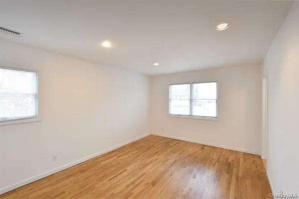 $5,900 | 6 Patricia Street, Plainview, NY 11803