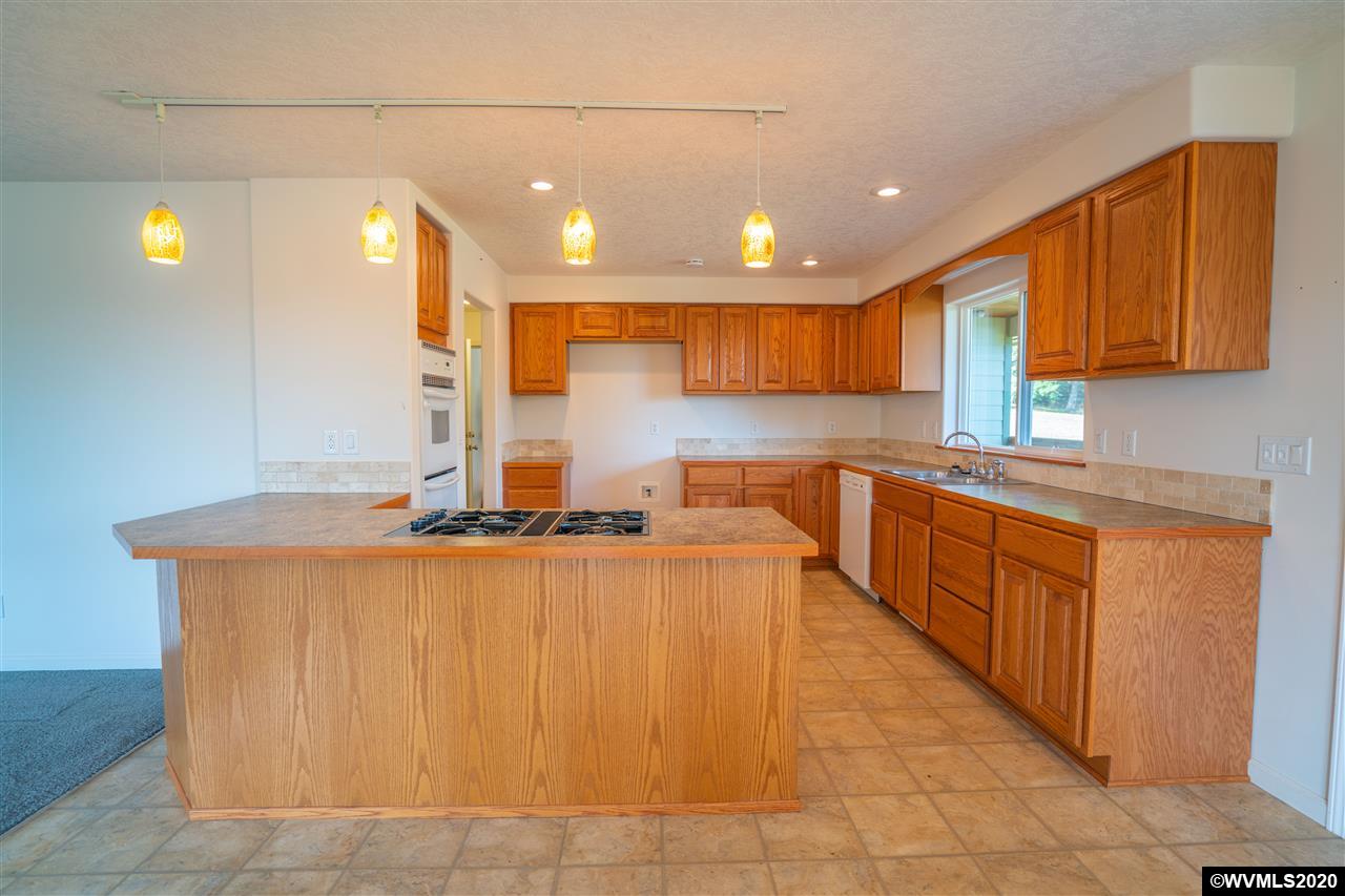 2508 Liberty Road Dallas, OR 97338 - Photo 7 of 41