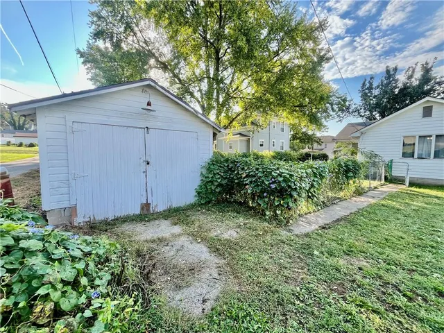 $175,000 | 305 Limestone Street, Wathena, KS 66090