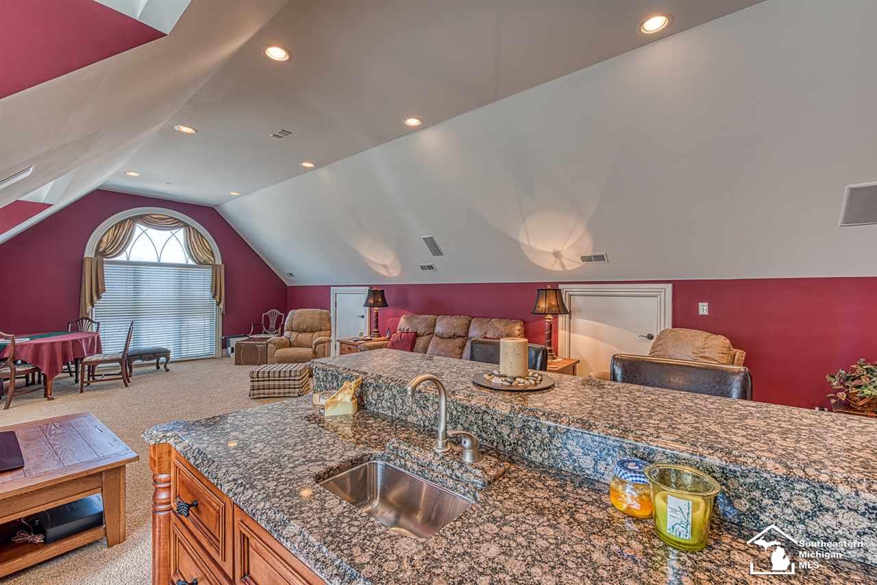 1049 Abbey Road Monroe, MI 48161 - Photo 51 of 65 50036648-50.JPG