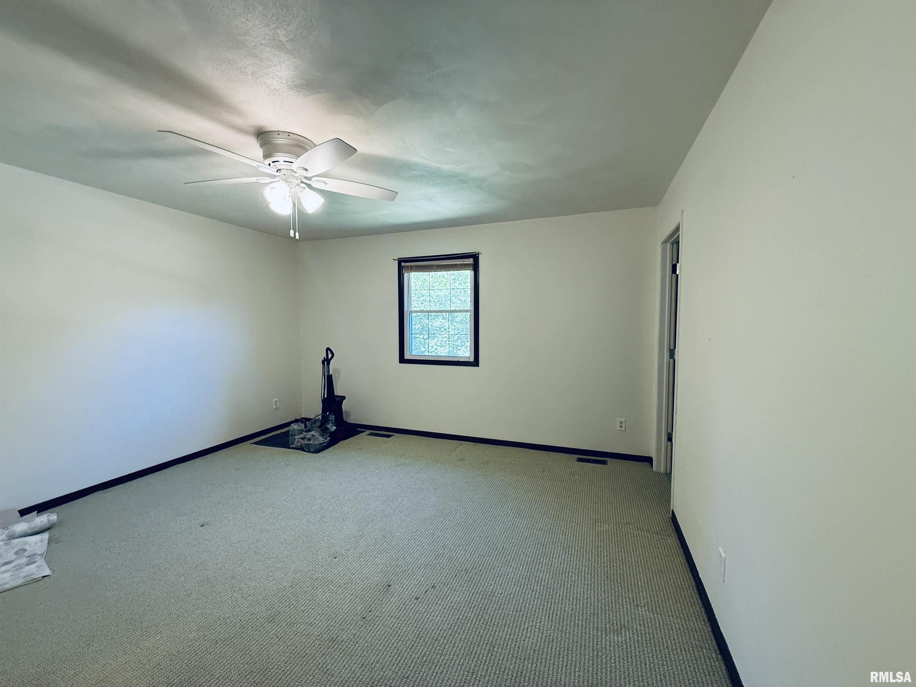 1533 Hickory Point Road Metamora, IL 61548 - Photo 18 of 22