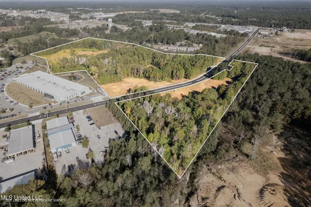 $440,000 | 2.57-ac Lamar Boulevard, Hattiesburg, MS 39402