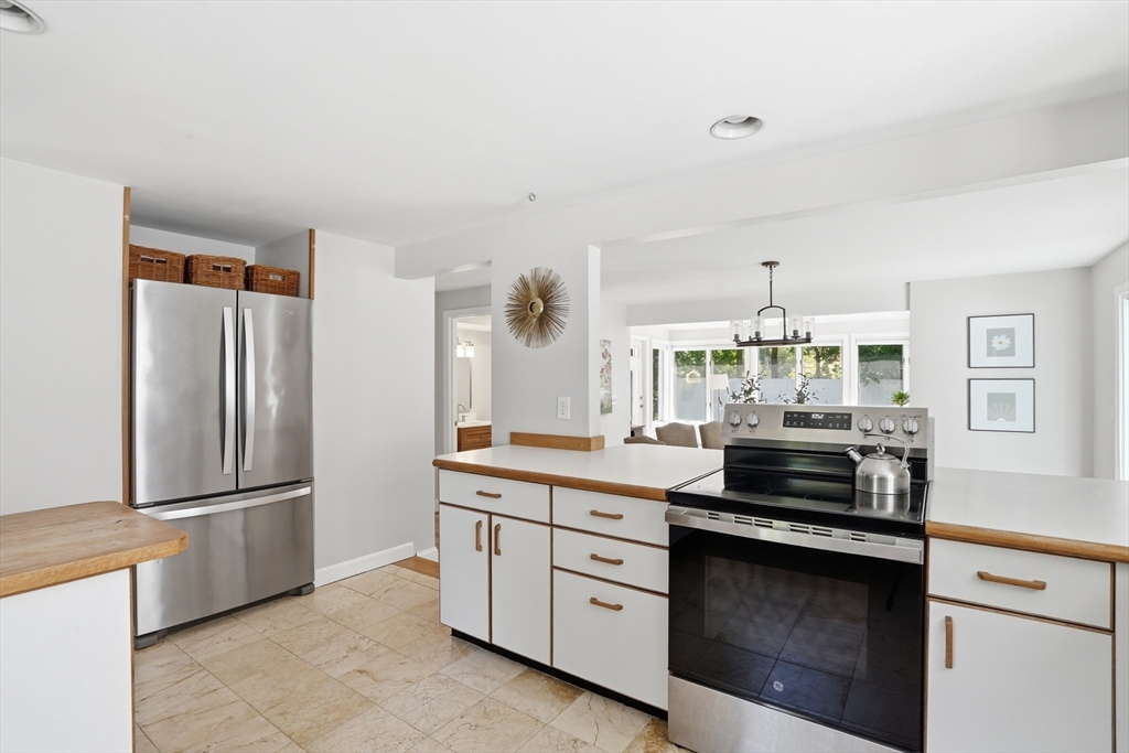 11 Sylvia Road North Reading, MA 01864 - Photo 8 of 27