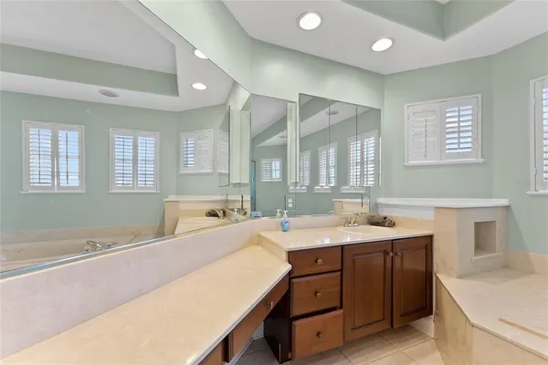 $6,500 | 3020 Gulf Of Mexico Drive, Unit 2, Longboat Key, FL 34228
