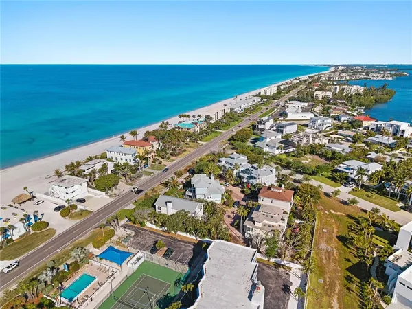 $6,500 | 3020 Gulf Of Mexico Drive, Unit 2, Longboat Key, FL 34228