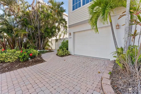 $6,500 | 3020 Gulf Of Mexico Drive, Unit 2, Longboat Key, FL 34228