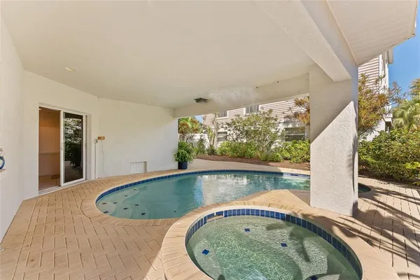 $6,500 | 3020 Gulf Of Mexico Drive, Unit 2, Longboat Key, FL 34228