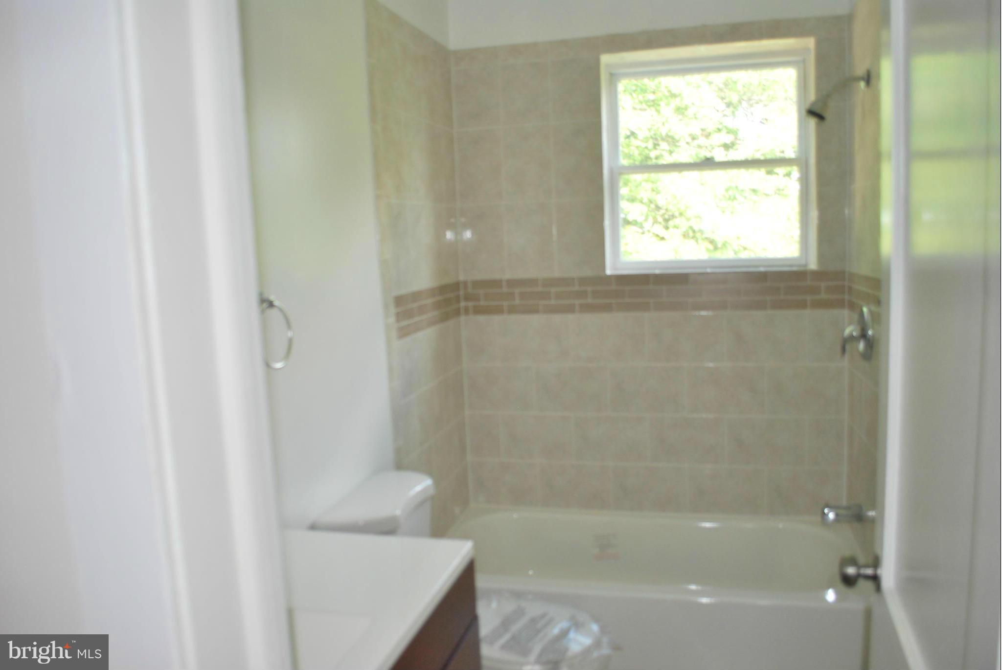 22615 Ridge Road Germantown, MD 20876 - Photo 19 of 28 Bath