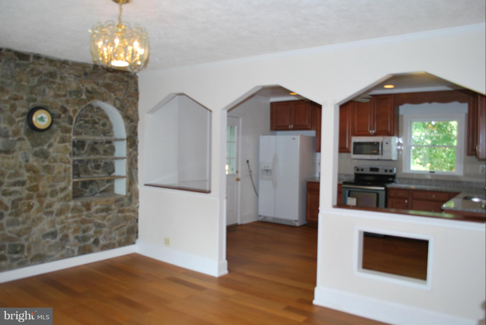 22615 Ridge Road Germantown, MD 20876 - Photo 4 of 28 Dining Room